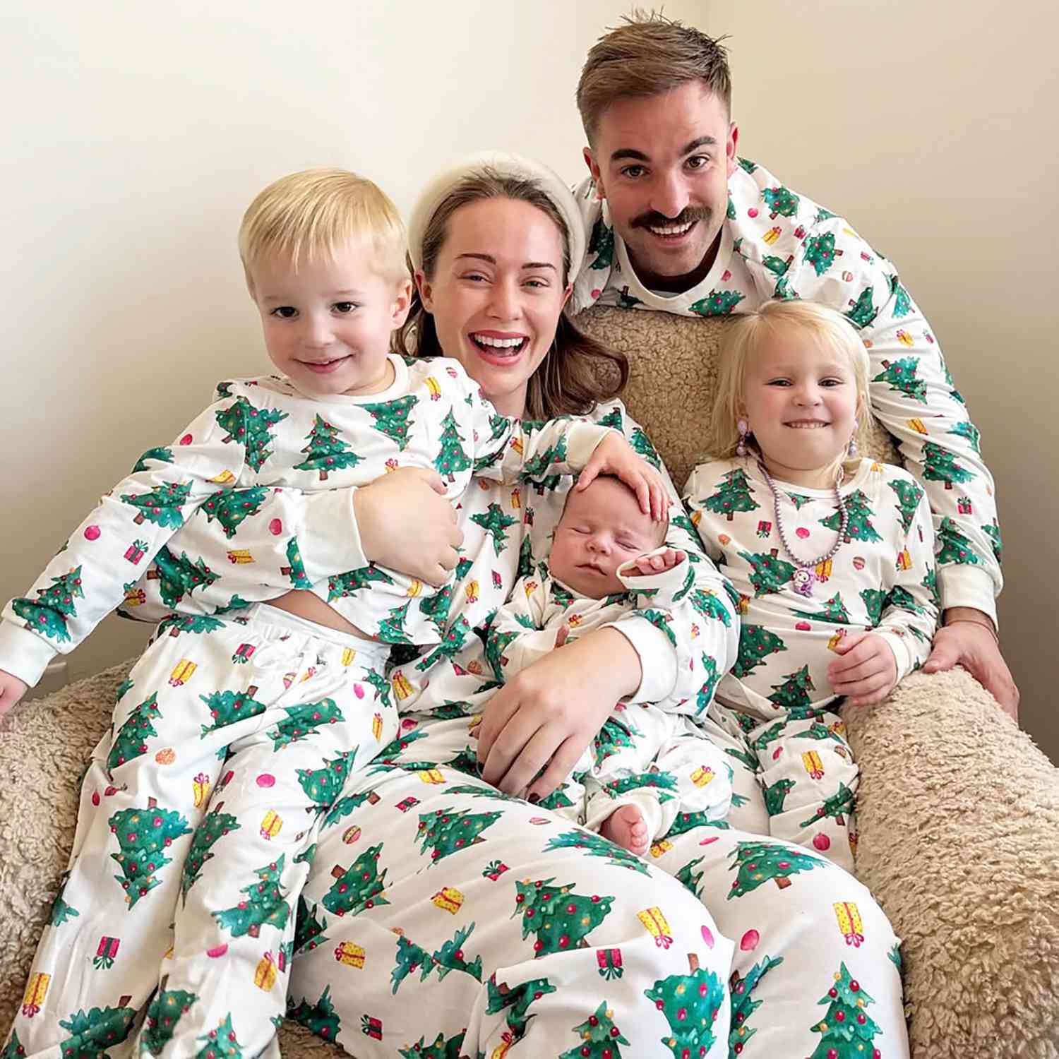 Whitney Leavitt, Conner Leavitt, and children Sedona, Liam, and Billy Gene