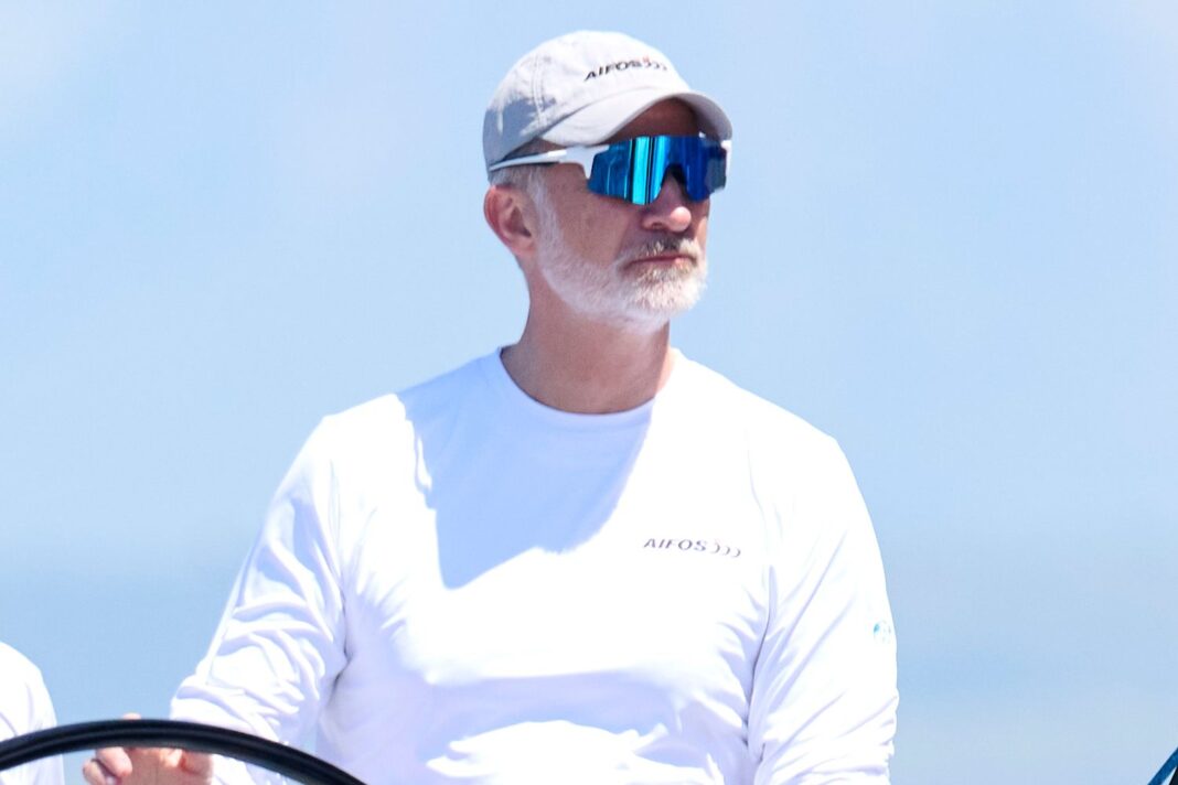 King Felipe VI Narrowly Escapes Serious Injury in Palma de Mallorca Sailing Incident