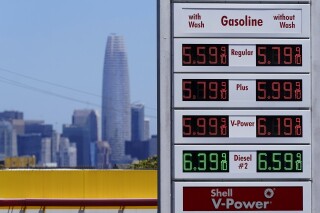 California Halts Oil Profit Penalty Until 2030, Prioritizing Fuel Stability Over Price Gouging Crackdown