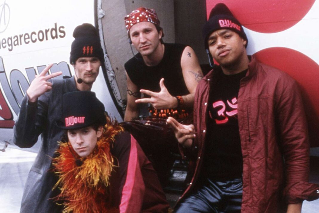 Could DuJour Make a Comeback? Seth Green Open to Reuniting Fictional Boy Band from ‘Josie and the Pussycats’