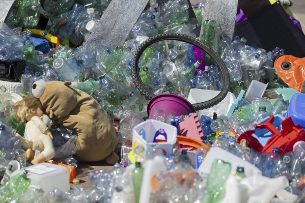 Plastic items on Place des Nations in Geneva