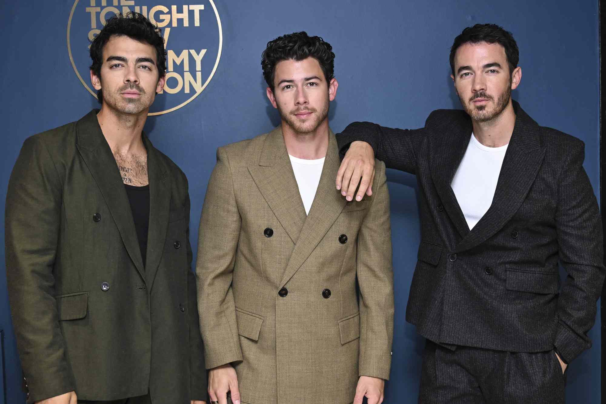 Jonas Brothers backstage