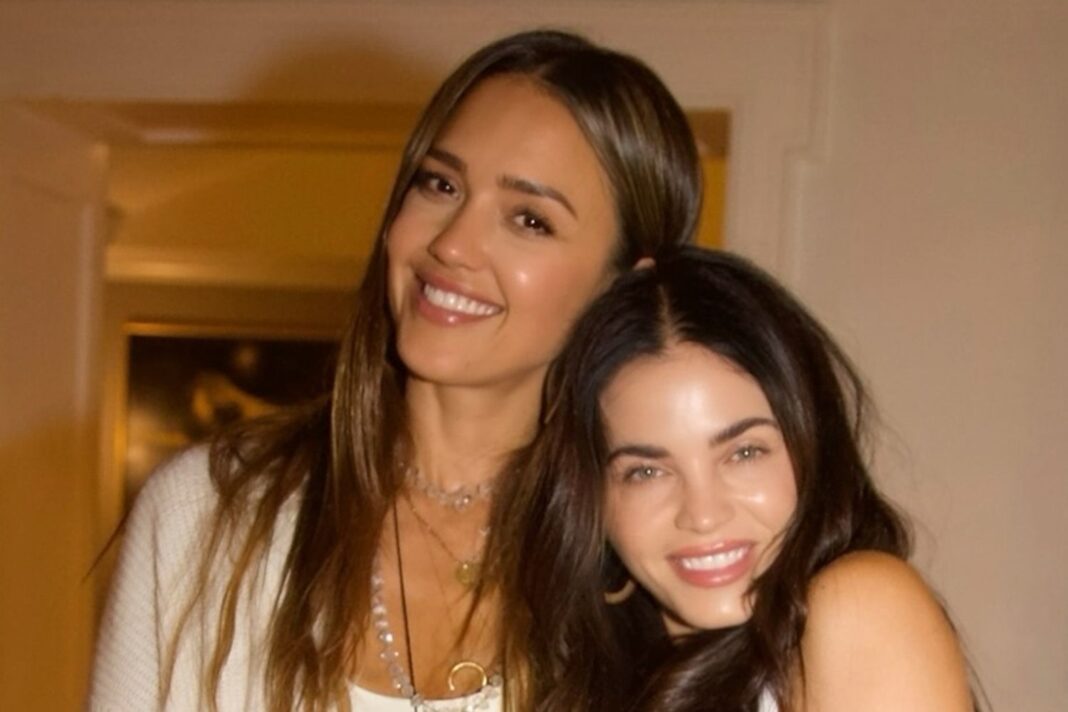 Jessica Alba’s Timeless Transitional Style: A Blueprint for Effortless Summer-to-Fall Fashion