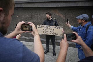 Russia Tightens Digital Grip: Kremlin’s ‘Thousand Cuts’ Strategy Isolates Online Sphere