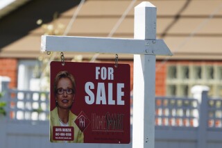 US Mortgage Rates See Slight Dip Amid Persistent Housing Market Headwinds