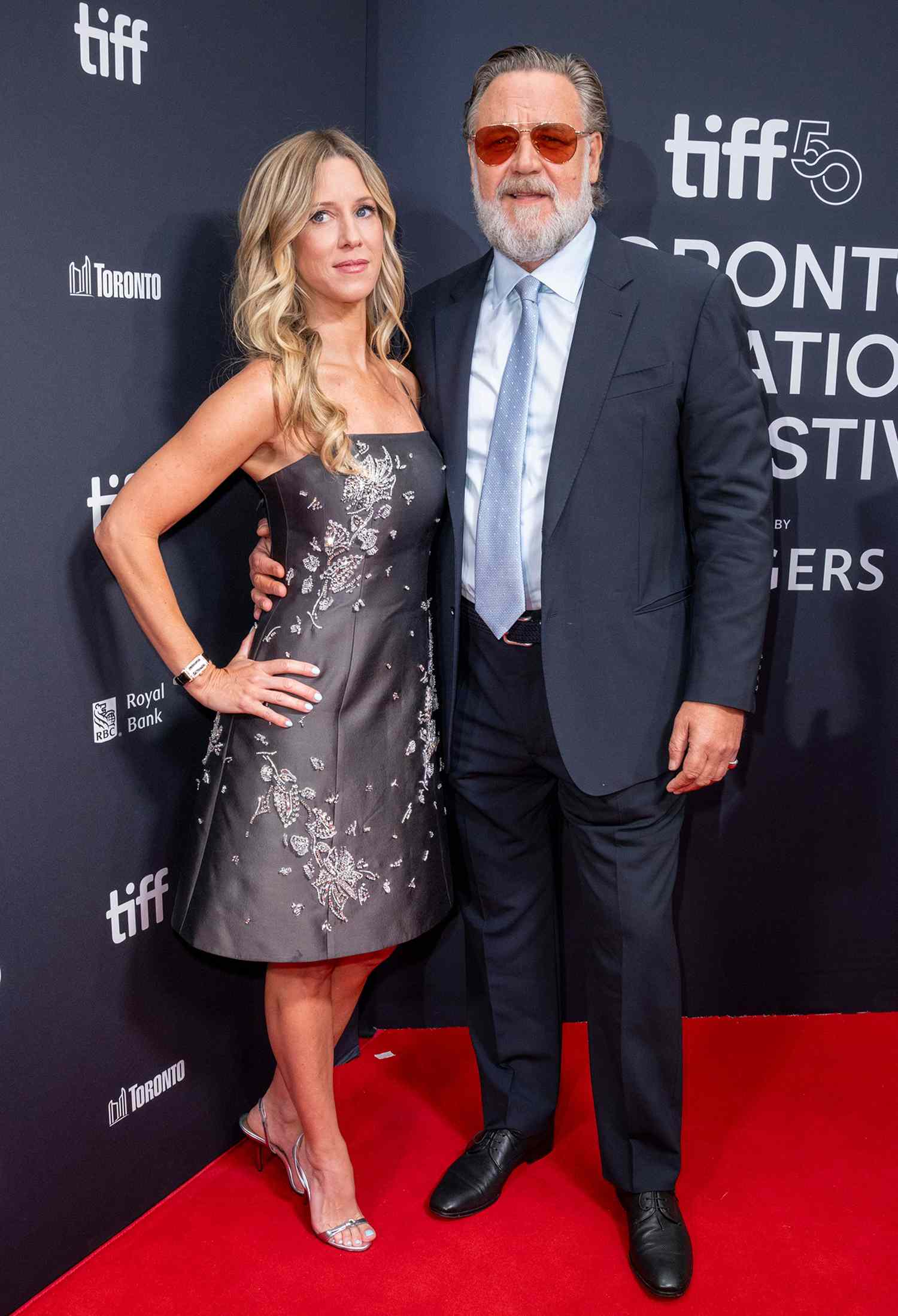 Russell Crowe, Britney Theriot 