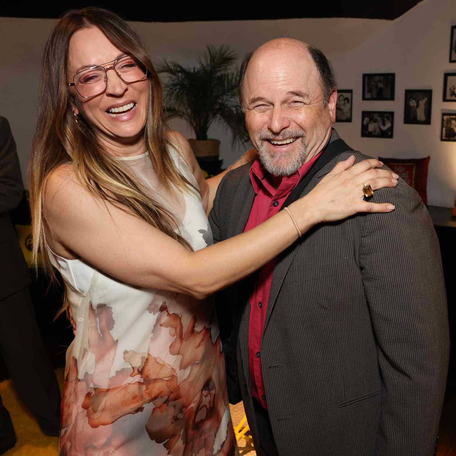 Kaley Cuoco and Jason Alexander