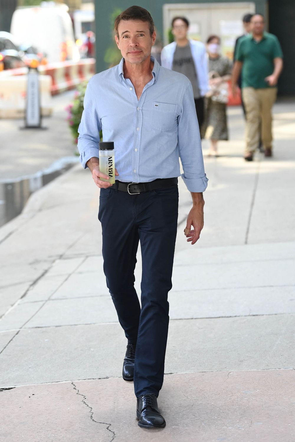 Scott Foley spotted taking his ARMRA on the way to a New York Fashion week show