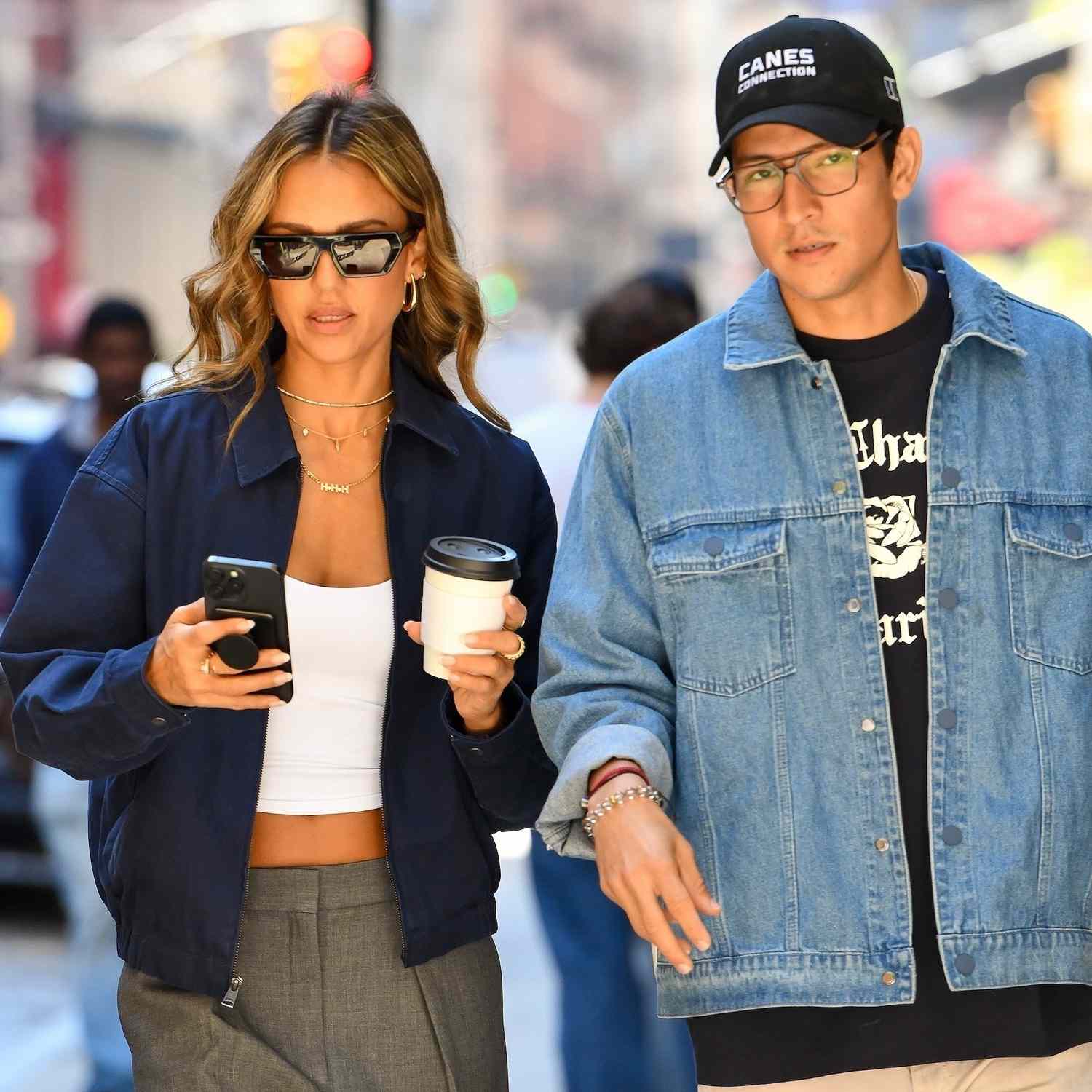 Jessica Alba and Danny Ramirez enjoying coffee in Manhattan