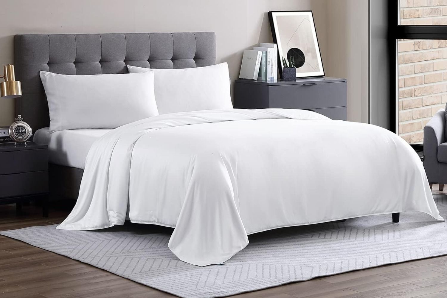 Martha Stewart 300 Thread Count Light Warmth 100% Long Staple Silk Filled Blanket Full/Queen, White