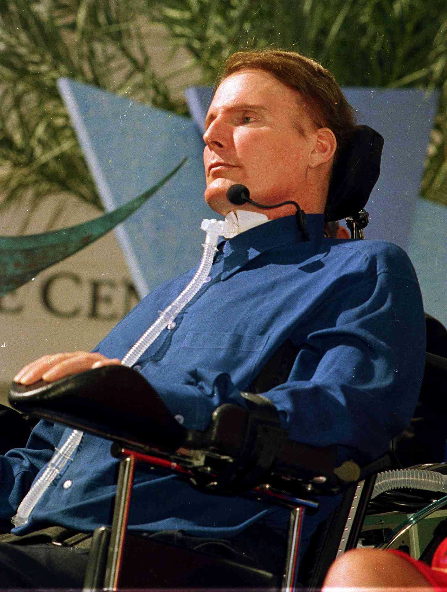 Christopher Reeve speaks at dedication ceremony for the University of Miami School of Medicine