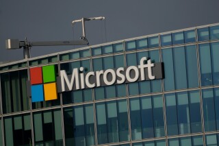 Microsoft Propels Windows 11 with Advanced AI, Leaves Windows 10 Users at Security Crossroads
