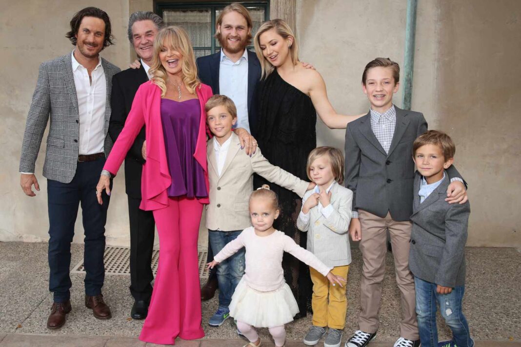 Goldie Hawn, Kurt Russell, Kate and Oliver Hudson: Inside the Star-Studded Family’s Enduring Christmas Magic