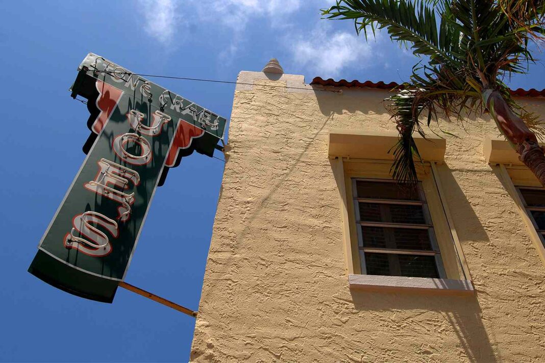 Jo Ann Bass, Matriarch Who Stewarded Miami Beach’s Iconic Joe’s Stone Crab for Decades, Dies at 94