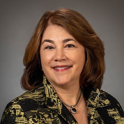 Lizanne M Bruce