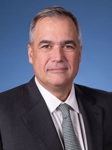 Eduardo F Menezes